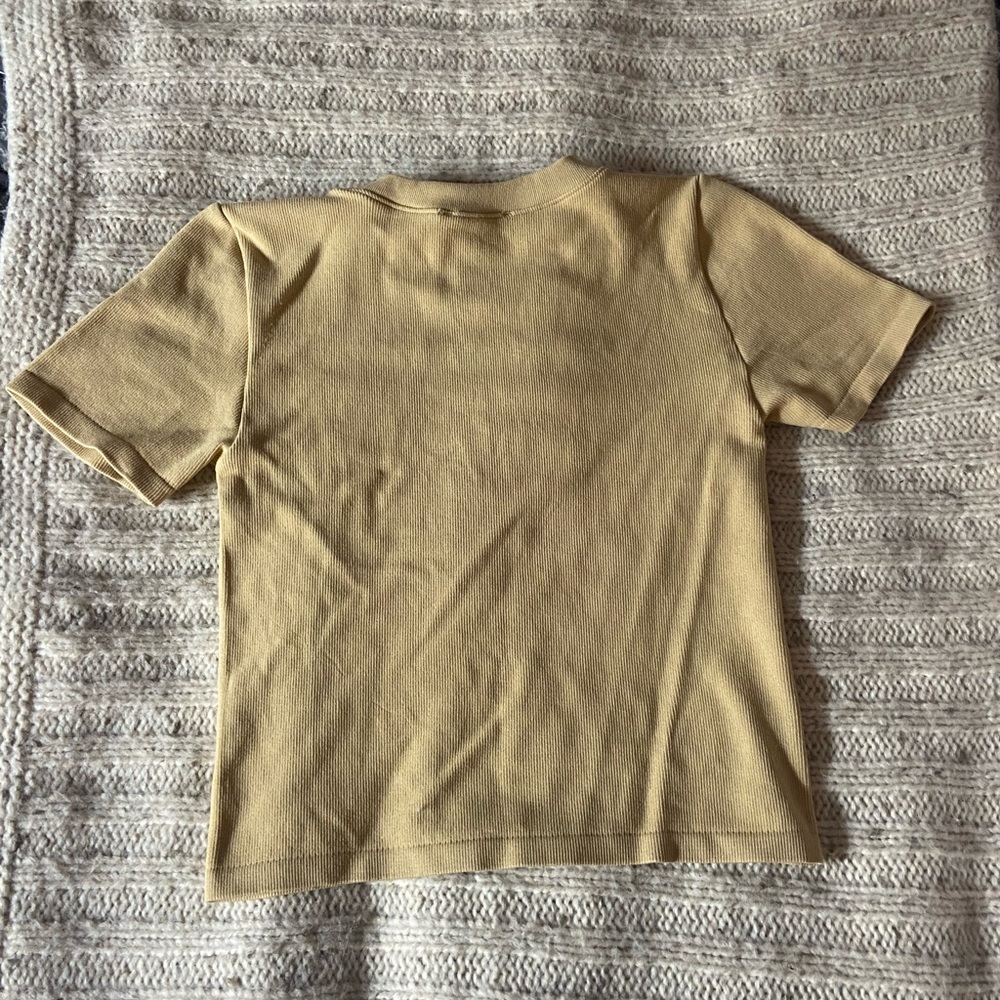 Small Beige Ribbed Top - Picture 2 of 3